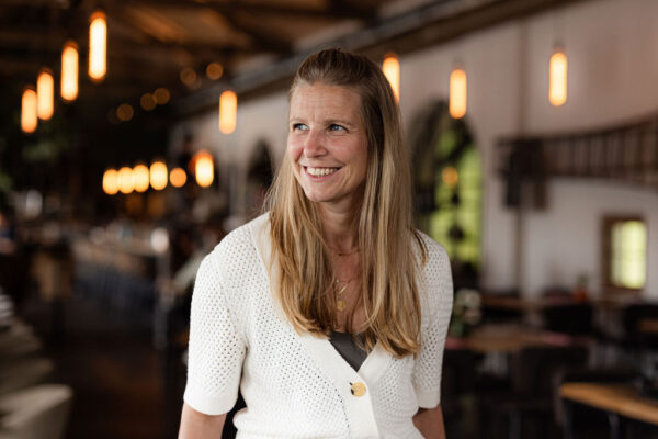Carmen Gründerin von Soulbase im Profil als Portrai aufgenommen